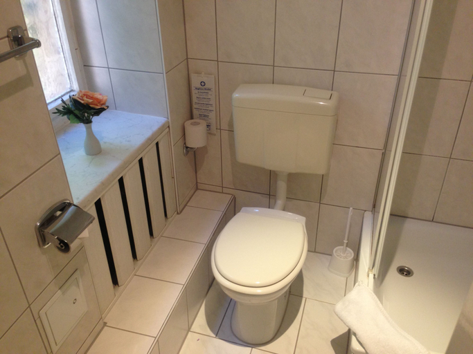 Bathroom 5, Hotel Seifert Berlin am Kurfürstendamm, Berlin