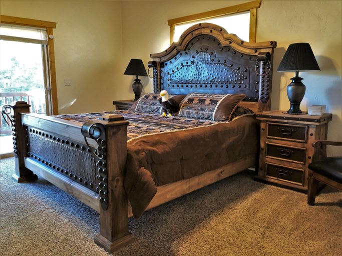 Bedroom 2, The Hideaway Lodge, Fremont