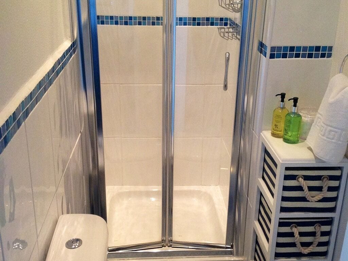 Bathroom 3, Yacht Bay View, Lancashire