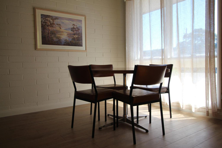 Dining Room 28