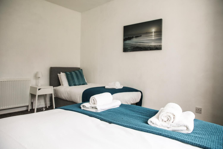 Bedroom 3, Haywood House, Glasgow