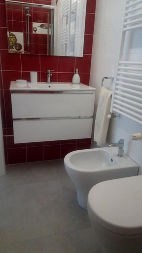 Bathroom 5, Casa Dell'Artista 2, Salerno