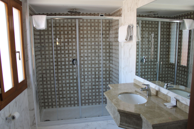 Bathroom 3, Hotel Casanova Venezia, Venezia