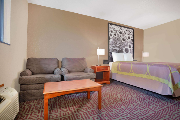 Bedroom 4, Super 8 by Wyndham Fort Madison, Lee