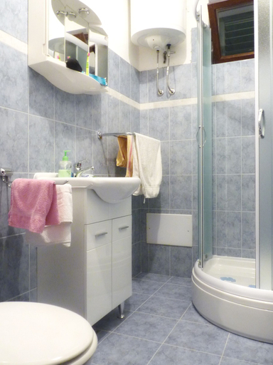 Bathroom 2, Apartments and Room Marin, Brela