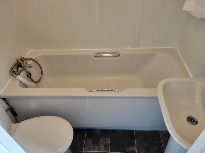 Bathroom 5, North Parade Seafront Accommodation, Lincolnshire
