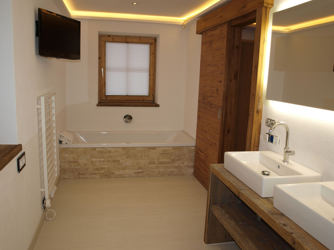 Bathroom 4, Luxury Chalet Schoenbichl, Kitzbühel