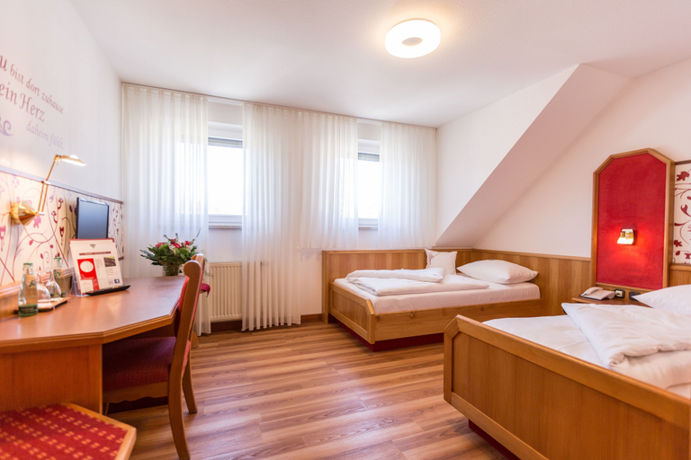 Bedroom 4, Hotel Fränkischer Hof GmbH, Hof