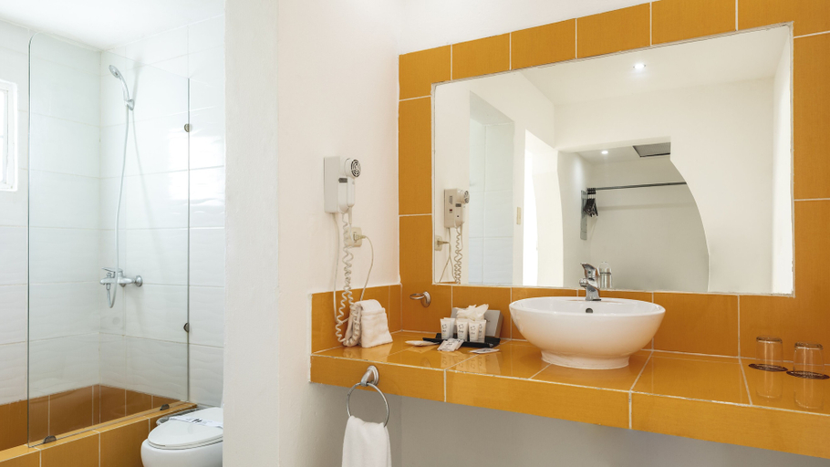 Bathroom 4, Be Live Experience Hamaca Garden, Boca Chica