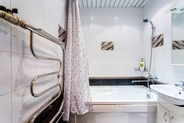 Bathroom 4, Apartment on Strelbishchensky Lane 23, North-Western