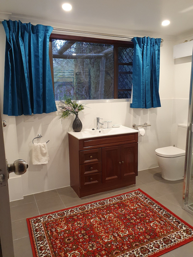Bathroom 5, Gowrie Agapanthous - Hostel, Singleton