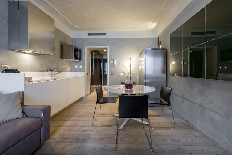 Others 5, Milan Royal Suites & Luxury Apartments, Milano