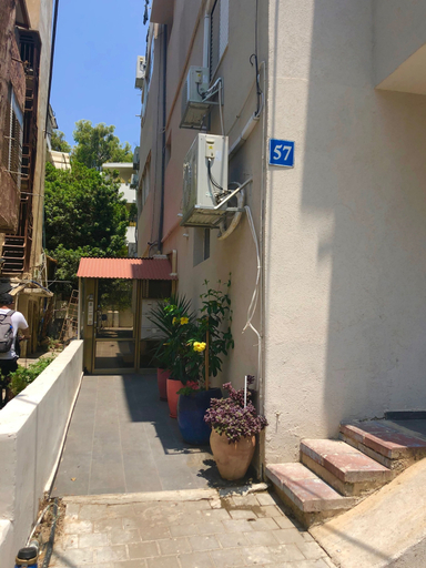 Exterior & Views, 1 BR with Patio in City Center by FeelHome