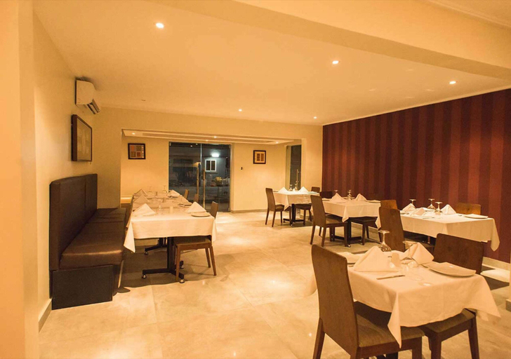 Food & Drinks 5, Earl Heights Suites Hotel, Accra