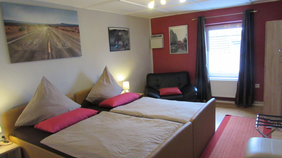 Bedroom 3, Eifel Quartier Em Garstüffje, Euskirchen