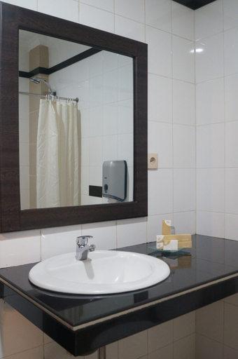 Bathroom 5, Hotel Surya Duri, Bengkalis