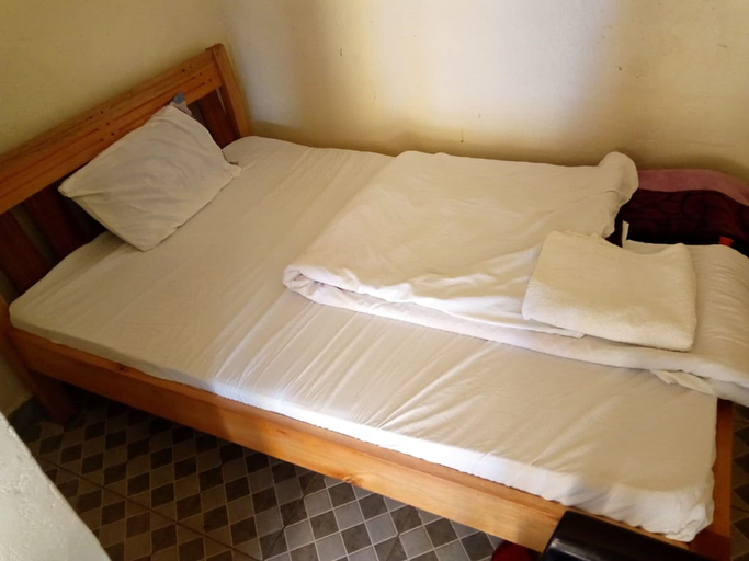 Bedroom 2, Silverstone Park Bar & Guest House, Roysambu