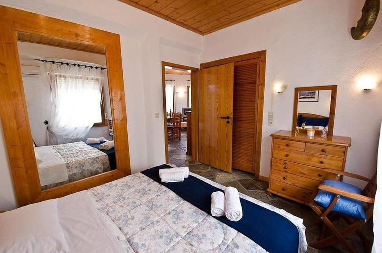 Bedroom 3, Karavos Sea View Apartments, Thessaly