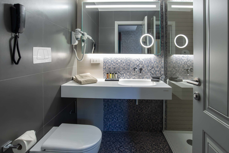 Bathroom 5, Albergo Etico Roma, Rome