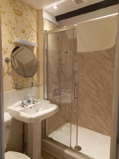 Bathroom 4, Bickleigh Castle Hotel, Devon