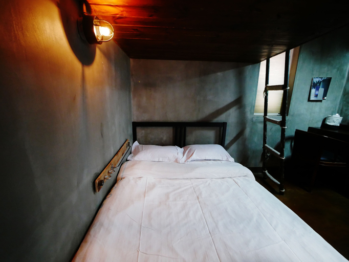 Bedroom 5, TwoTwo House, Mapo
