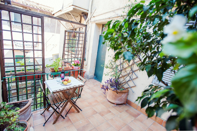 Others 4, Lungaretta 2 - WR Apartments, Roma