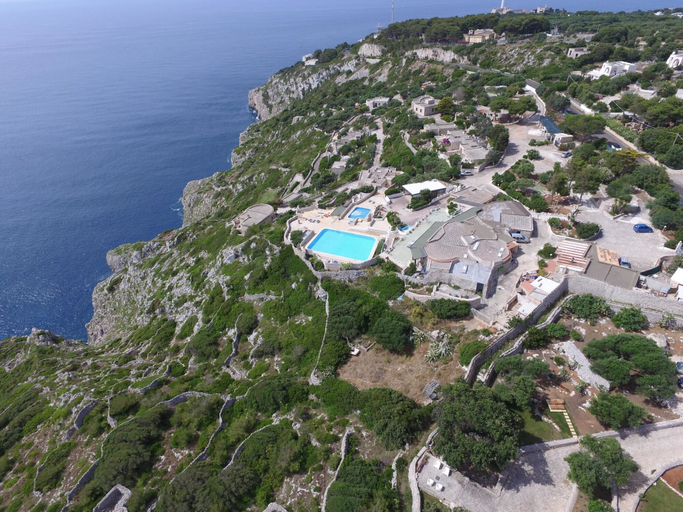 Others 3, Don Carlos Pool Residence, Lecce