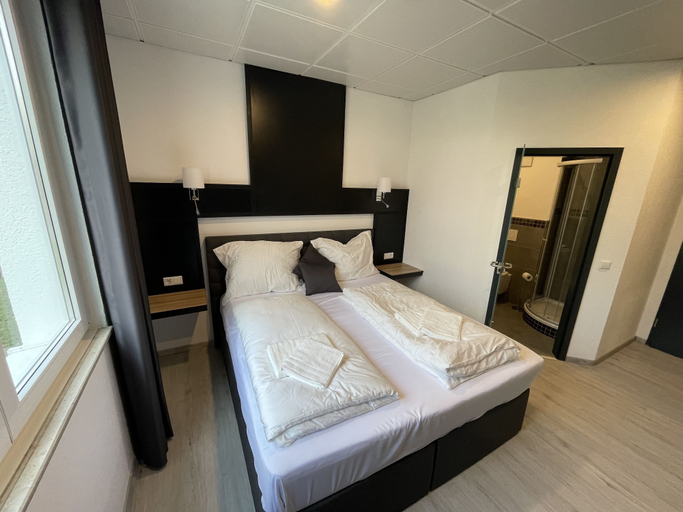 Bedroom 3, Yebs Hotel, Günzburg