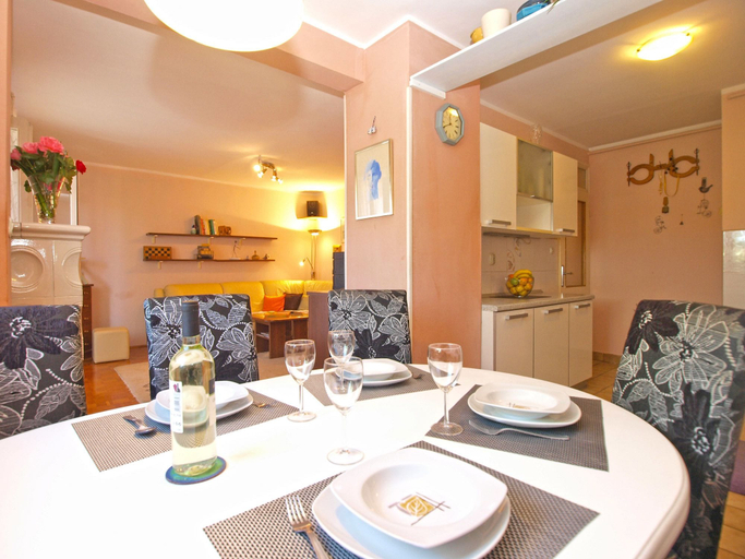 Others 5, Apartment 1635, Pula