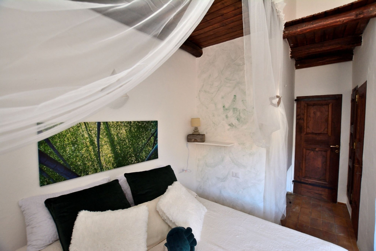 Room 3, Bloom 38, Olbia-Tempio