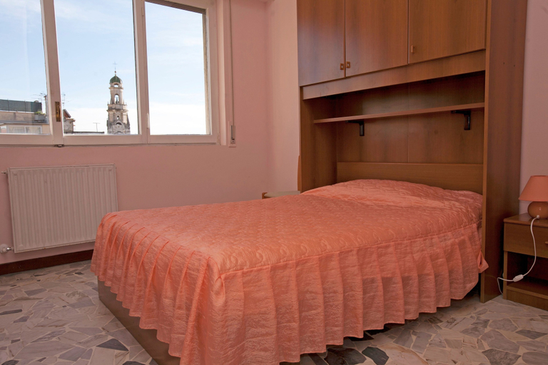 Bedroom 3, Hotel Riviera, Imperia