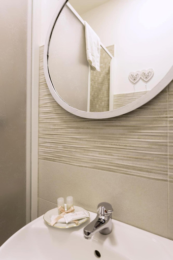 Bathroom 4, La Maison Romantique, Napoli