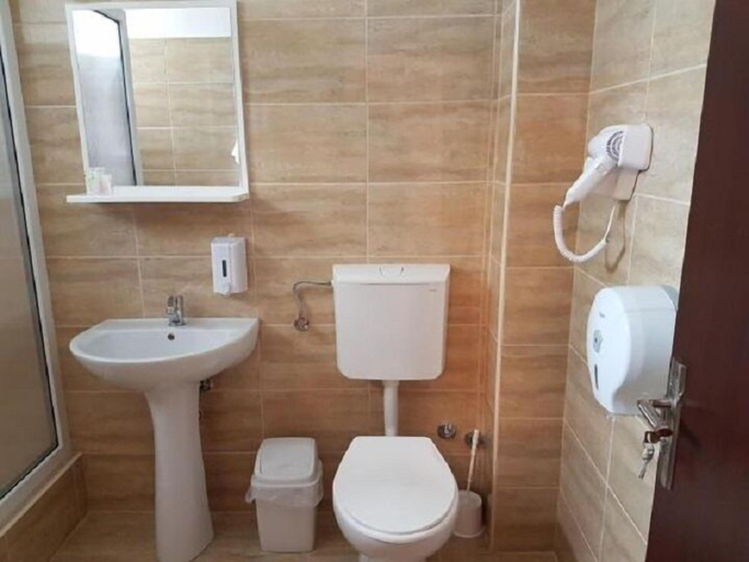 Bathroom 5, Hotel New, Baia Mare