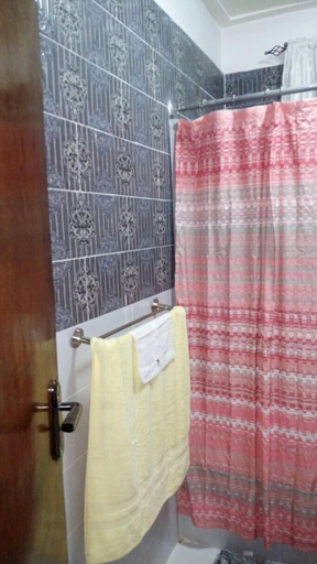 Bathroom 2, Montgomery Brothers estate, St Paul River