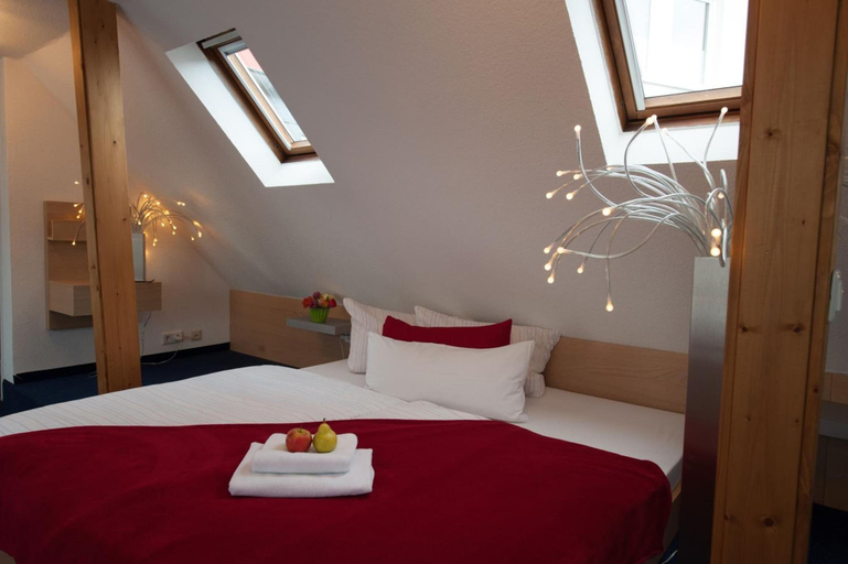 Bedroom 3, Hotel König, Remscheid