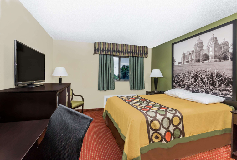 Bedroom 3, Super 8 by Wyndham Grinnell IA, Poweshiek