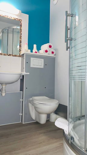 Bathroom 4, The Originals Access, Hôtel Innostar, Toulouse Sud, Haute-Garonne