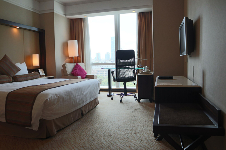 Bedroom 3, Howard Johnson Huaihai Hotel Shanghai, Shanghai