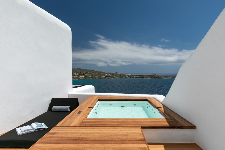 Sport & Beauty, Psarou Black Villa I, South Aegean