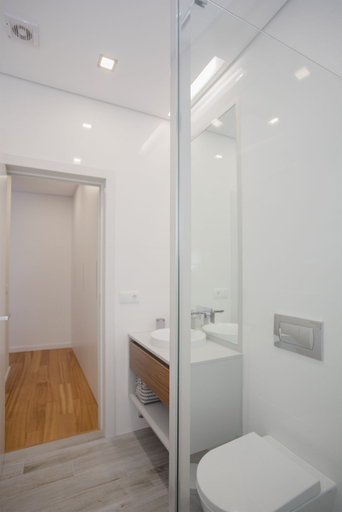 Bathroom 2, Liiiving -Luxury River View Apartment XI, Gondomar