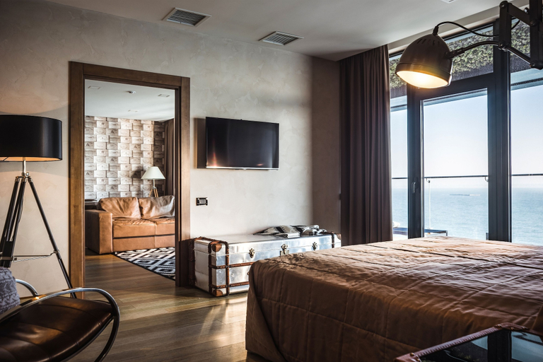 Bedroom 4, M1 Club Hotel, Odes'ka