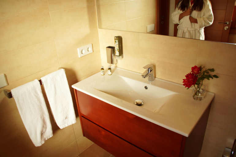 Bathroom 4, Aumallia Hotel & Spa, Baleares