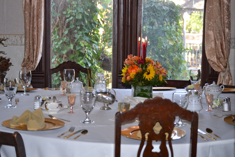 Food & Drinks 4, The Carleton House, Fannin
