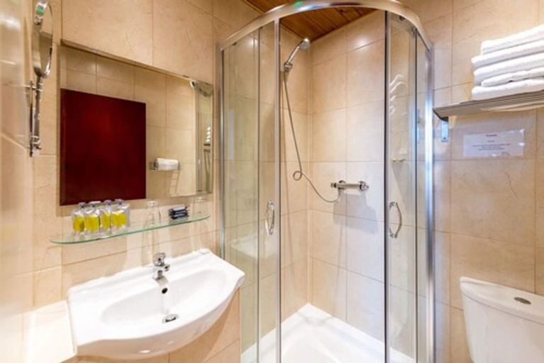 Bathroom 3, Adria Hotel, London