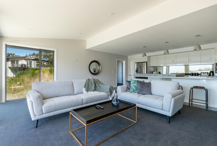 Others 4, Alpine Retreat - Panoramic Views, Queenstown-Lakes