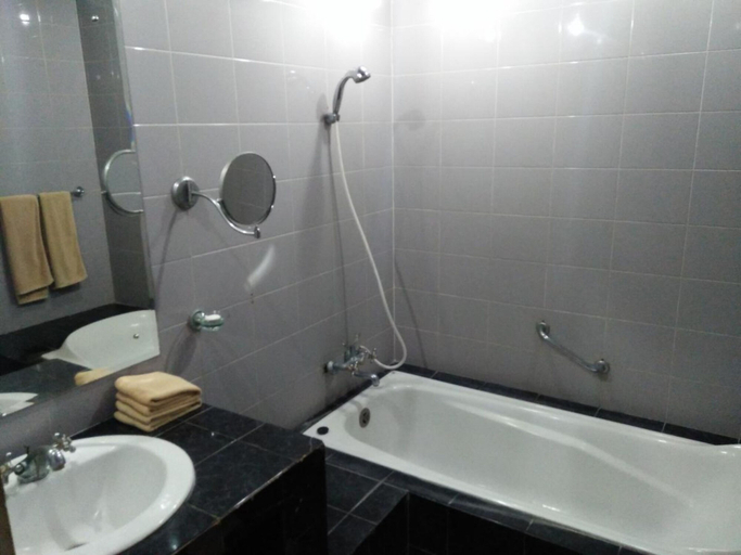 Bathroom 4, The Sari Beach, Badung