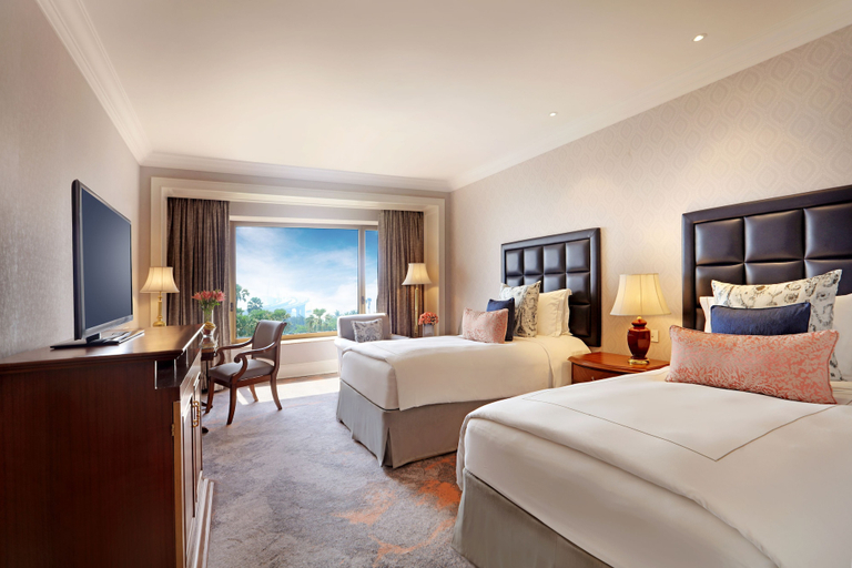Bedroom 3, Taj Lands End, Mumbai Suburban