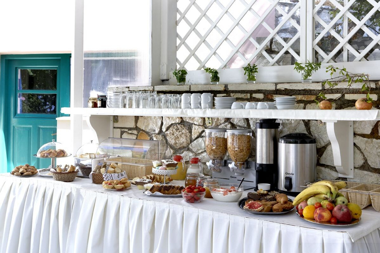Food & Drinks 5, Dafnoudi, Ionian Islands