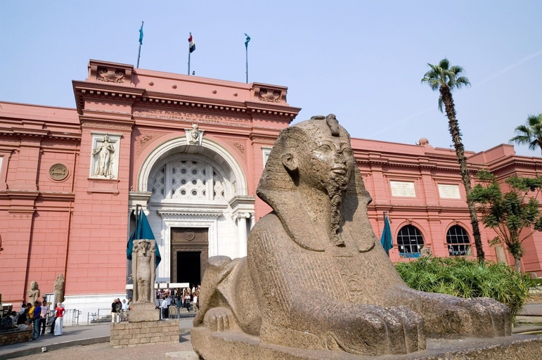 Exterior & Views 2, Nile plaza hostel, 'Abdin