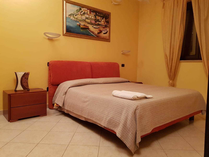 Bedroom 2, Rocca Nicefora B&B Vallelonga, Vibo Valentia